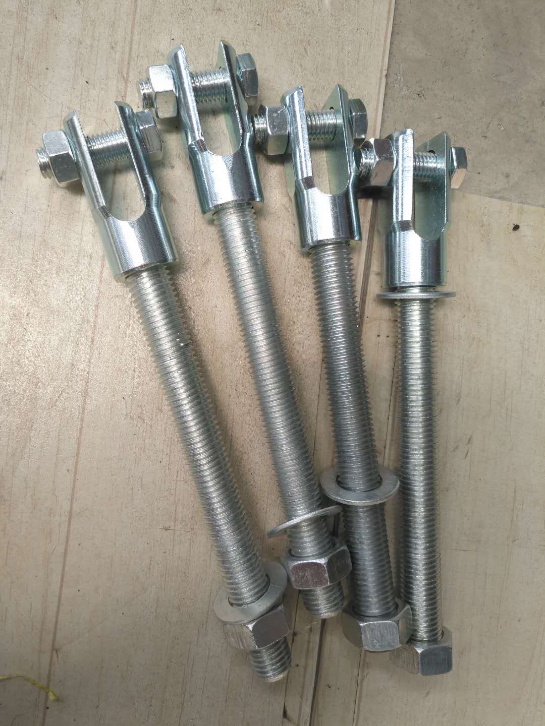 PVDF膜材配件,PTFE膜材料配件,ETFE膜材料配件,PE鋼絲繩,鍍鋅錨頭,鋁型材,鍍鋅錨頭,拉膜角板,膜夾板,螺旋扣,手持自動(dòng)夾緊拉膜工具