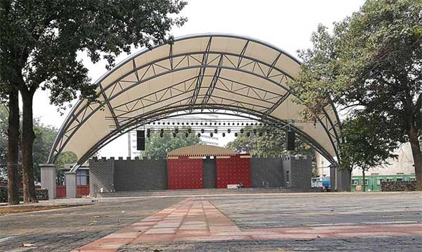 游泳池遮陽(yáng)膜結(jié)構(gòu)