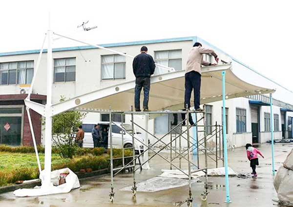 屋頂遮陽(yáng)膜結(jié)構(gòu)