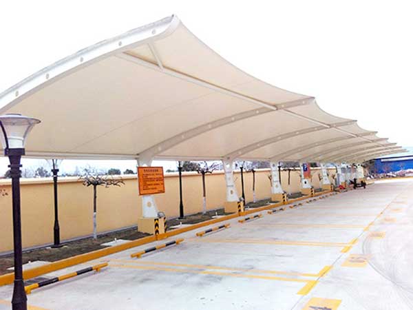 PTFE膜結(jié)構(gòu)品牌深度對比:國際大牌與本土優(yōu)品的性能差異與適用場景