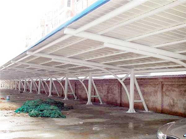 商業(yè)廣場亮麗遮陽，營造舒適休閑環(huán)境