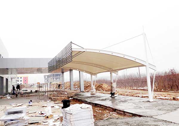 PTFE膜結(jié)構(gòu)抗臺風(fēng)實測報告:風(fēng)洞試驗數(shù)據(jù)與真實案例對比