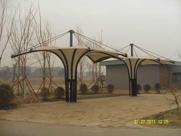 三明PTFE膜結(jié)構(gòu)安裝經(jīng)驗(yàn):閩西地區(qū)項(xiàng)目的特殊地形處理